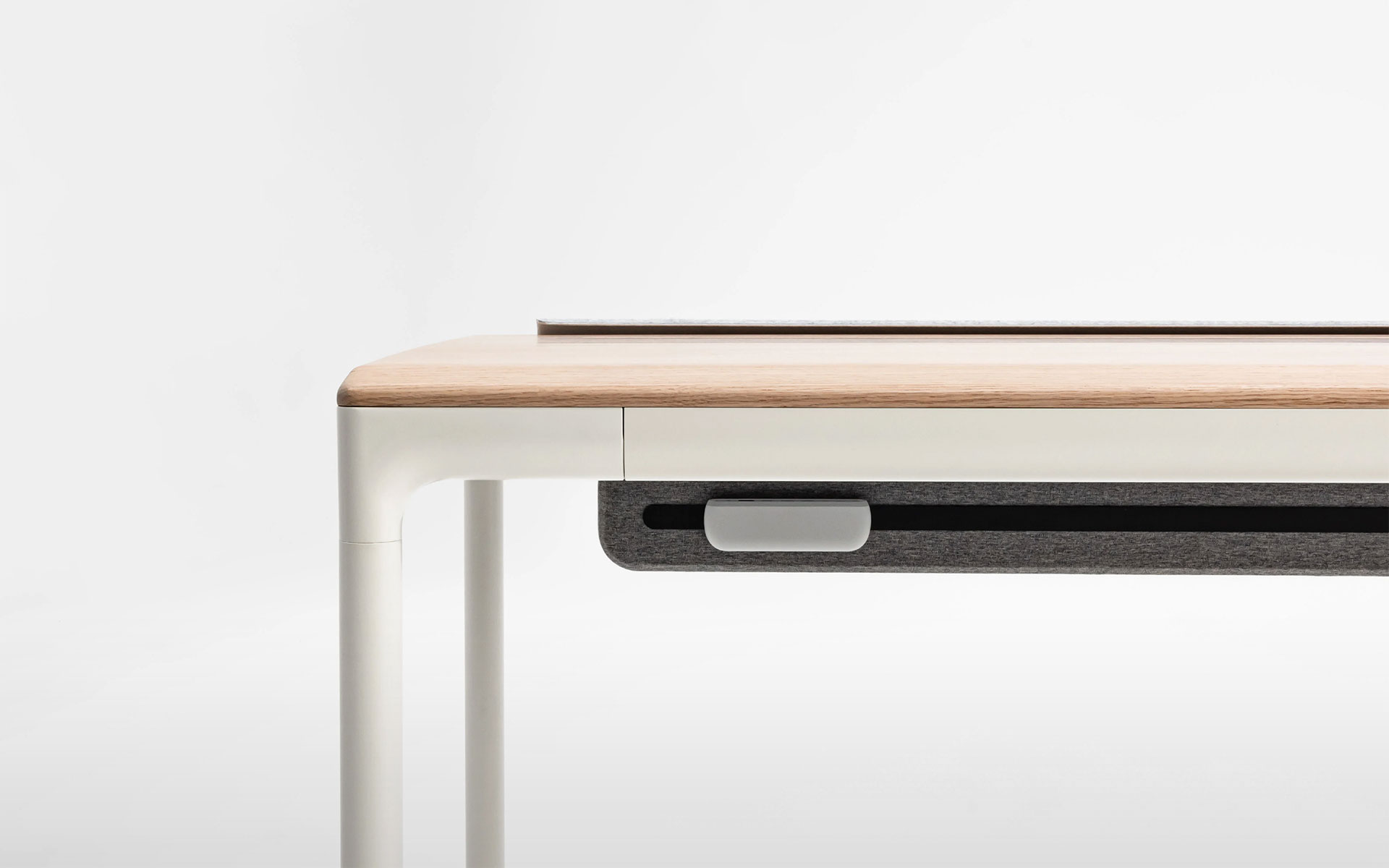 beflo Smart Desk - We See Giants